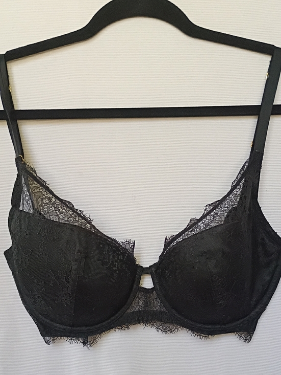 Victoria's Secret Other - Victoria's Secret Lined Plunge 36 DD Bra